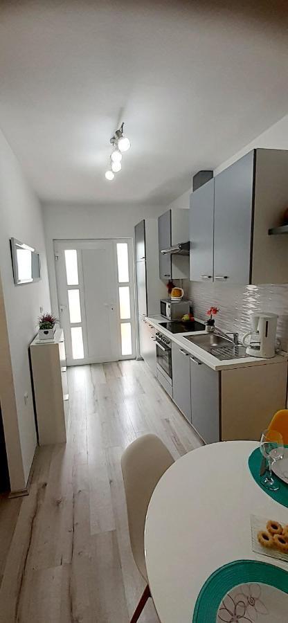 Lennida Studio Apartman With Free Parking Kavran Exterior photo