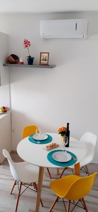 Lennida Studio Apartman With Free Parking Kavran Exterior photo
