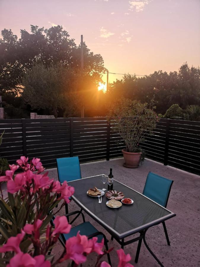 Lennida Studio Apartman With Free Parking Kavran Exterior photo